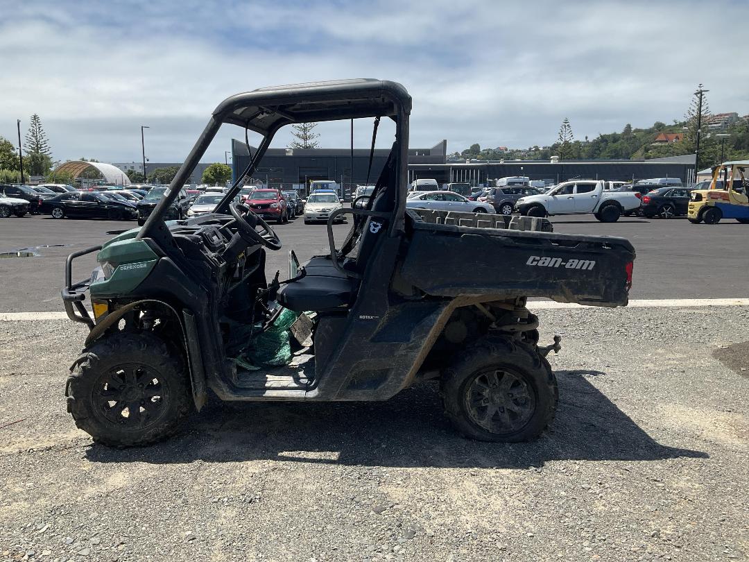 Photo '6' of Can-Am Defender HD7