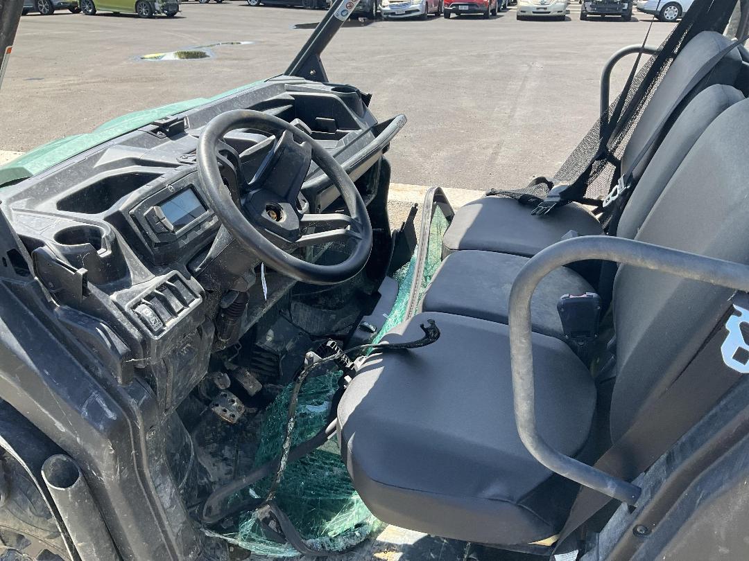 Photo '10' of Can-Am Defender HD7