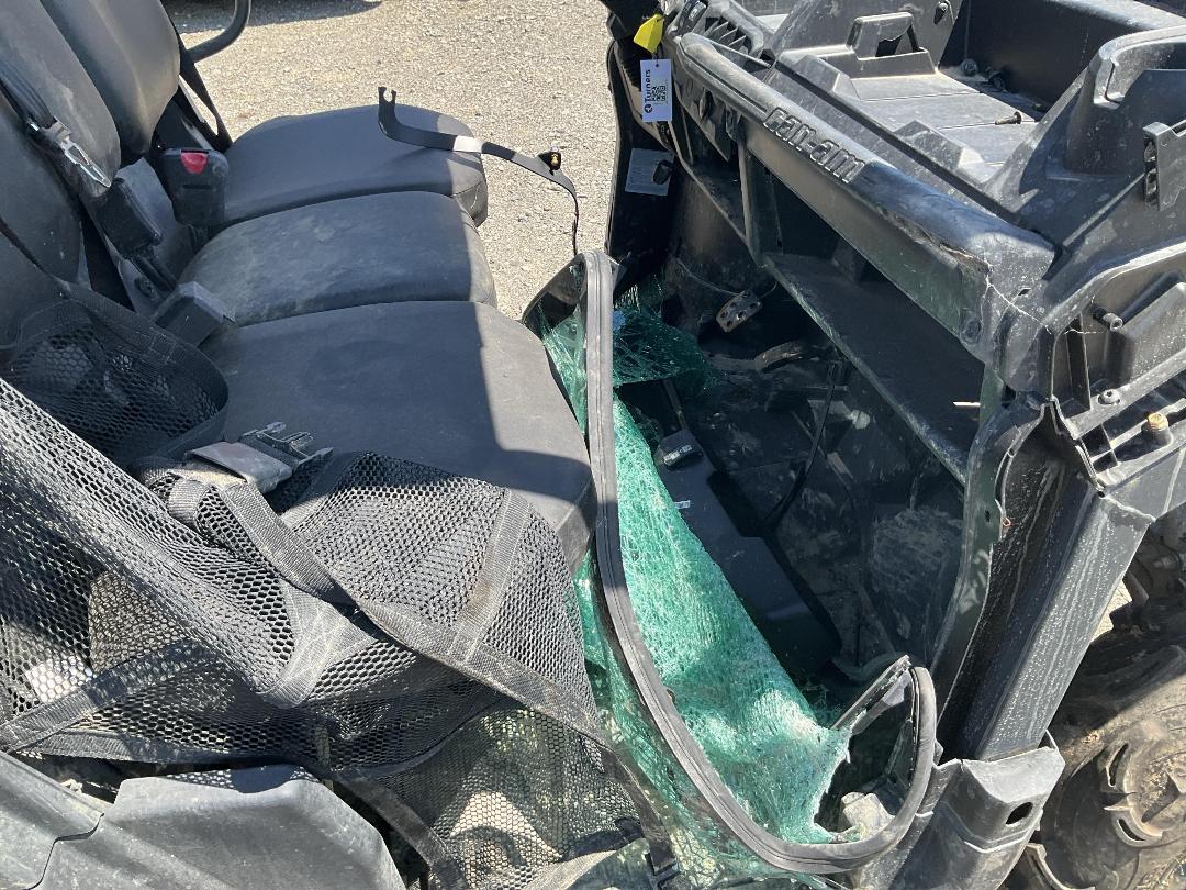 Photo '11' of Can-Am Defender HD7