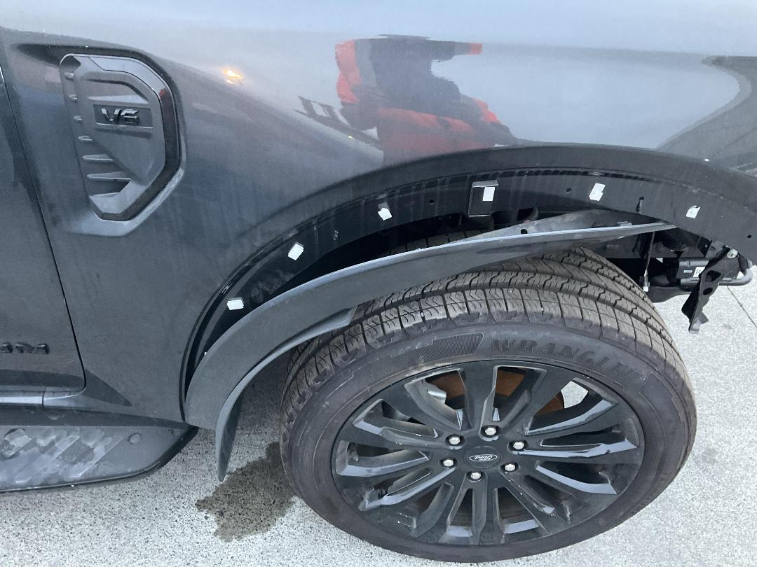 Photo '3' of Ford Everest Platinum Photo '3' of Ford Everest Platinum