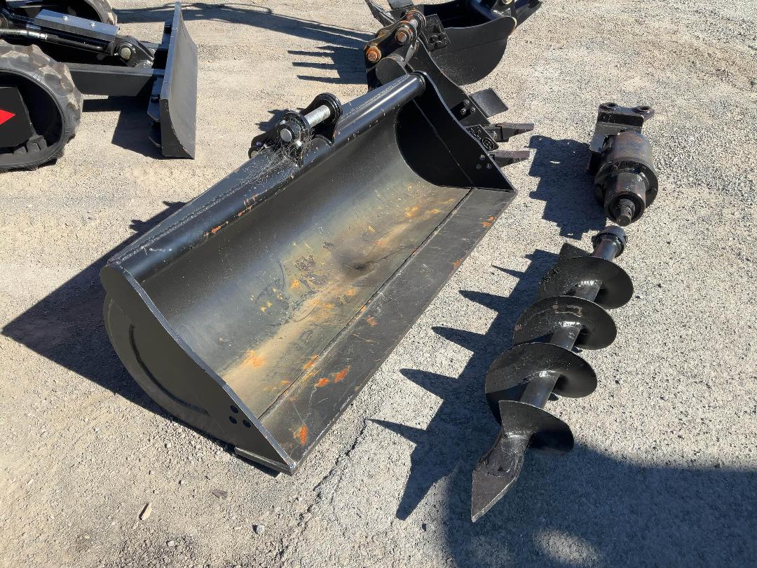 Photo '18' of Gamoco GM-T3000 Excavator Photo '18' of Gamoco GM-T3000 Excavator