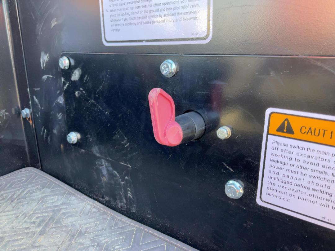 Photo '25' of Gamoco GM-T3000 Excavator Photo '25' of Gamoco GM-T3000 Excavator