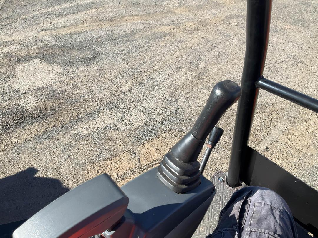 Photo '28' of Gamoco GM-T3000 Excavator Photo '28' of Gamoco GM-T3000 Excavator