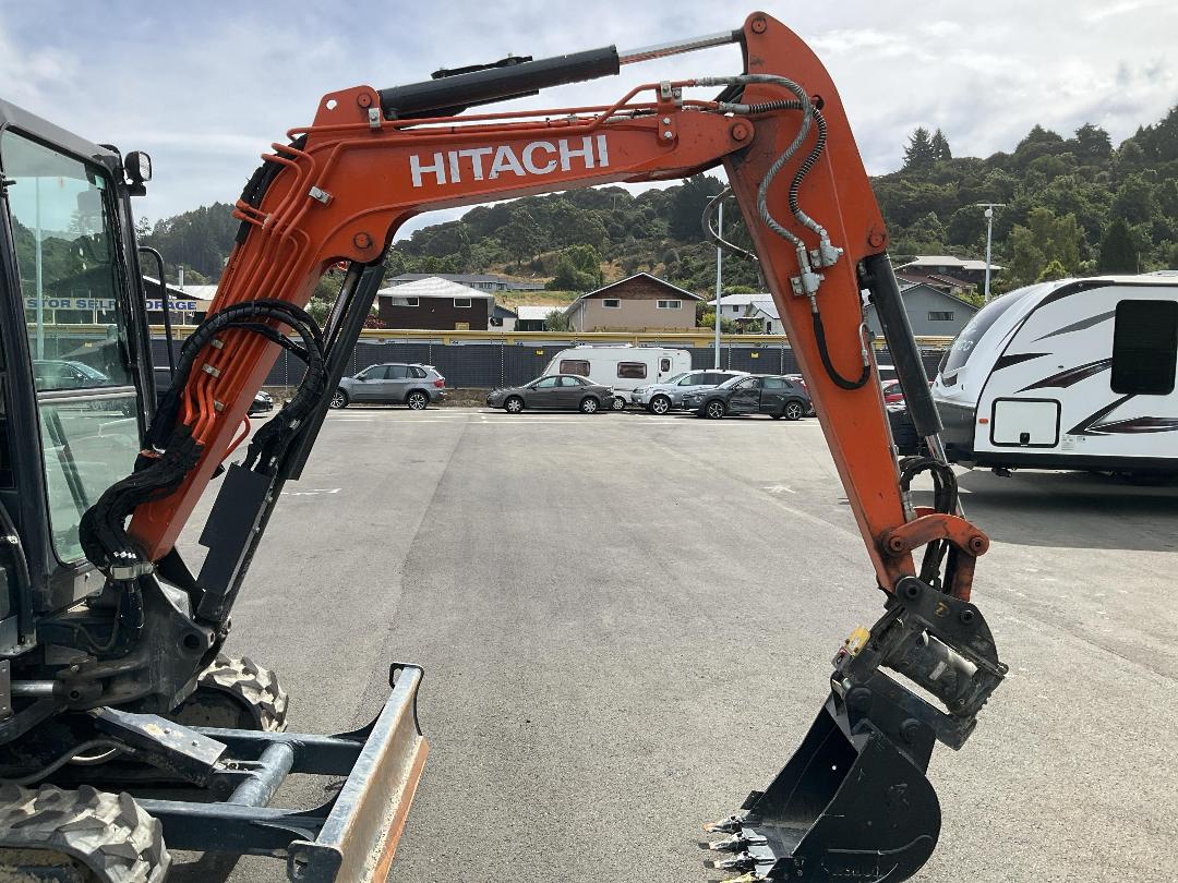 Photo '3' of Hitachi ZX33U Excavator Photo '3' of Hitachi ZX33U Excavator