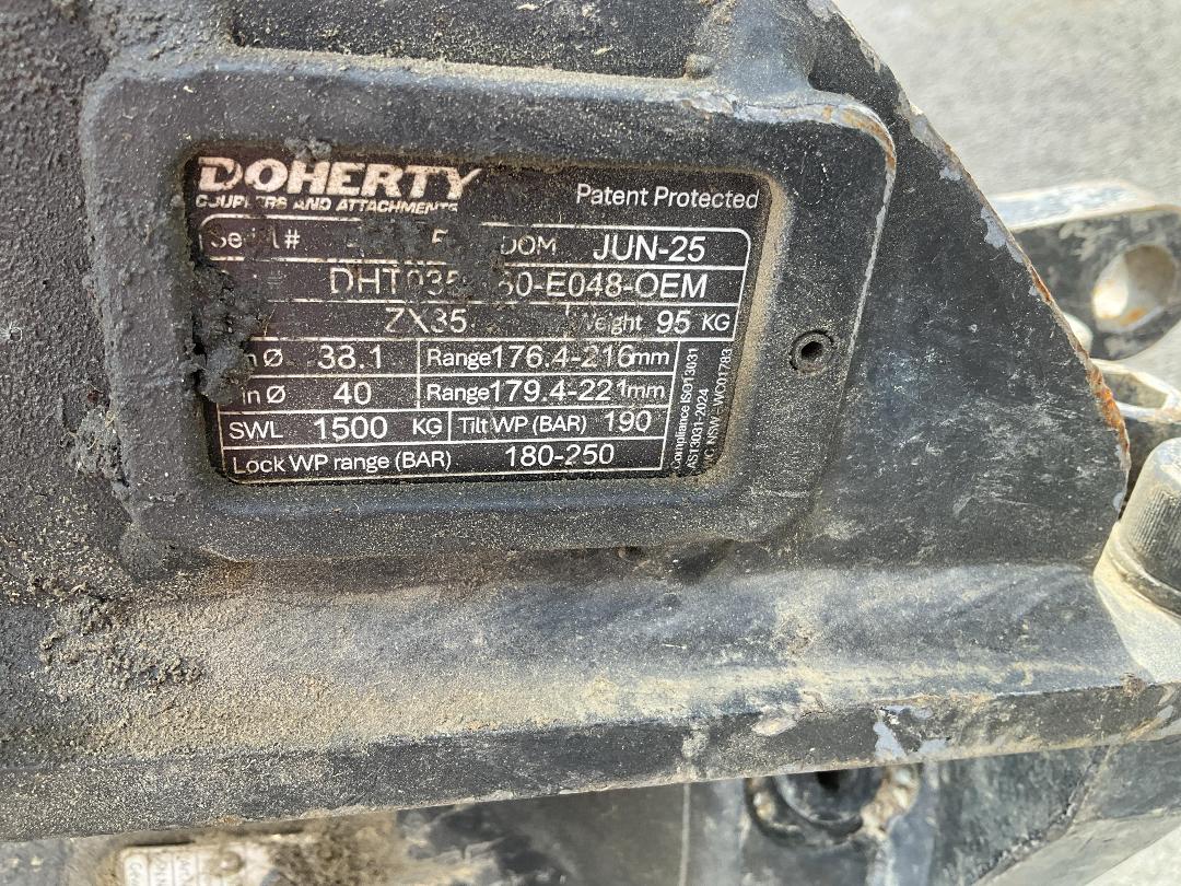 Photo '12' of Hitachi ZX33U Excavator Photo '12' of Hitachi ZX33U Excavator