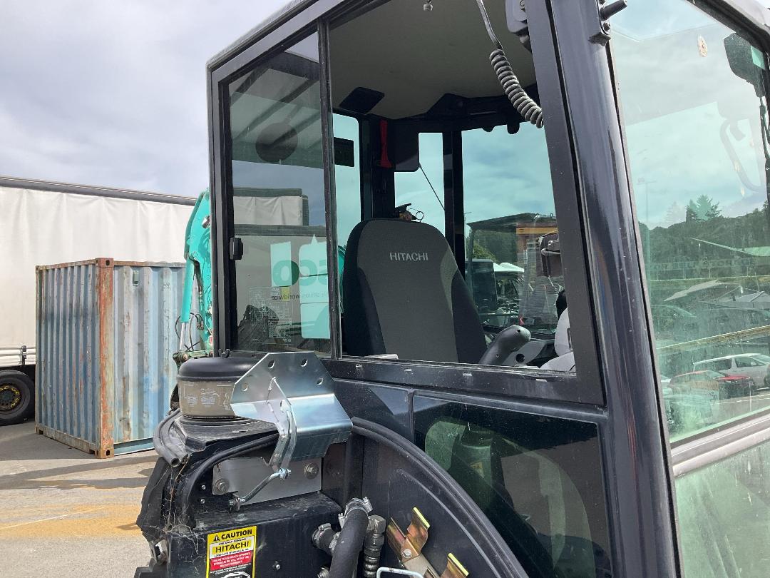 Photo '17' of Hitachi ZX33U Excavator Photo '17' of Hitachi ZX33U Excavator