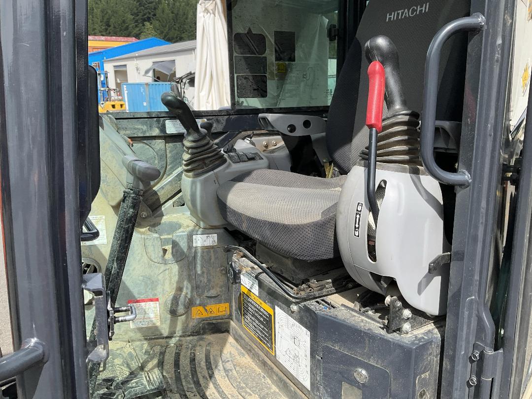 Photo '20' of Hitachi ZX33U Excavator Photo '20' of Hitachi ZX33U Excavator