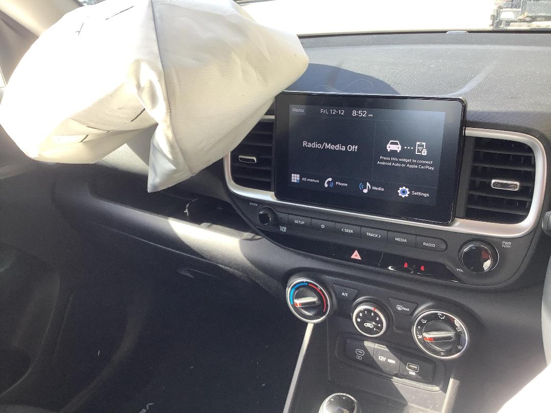 Photo '16' of Hyundai Venue Photo '16' of Hyundai Venue