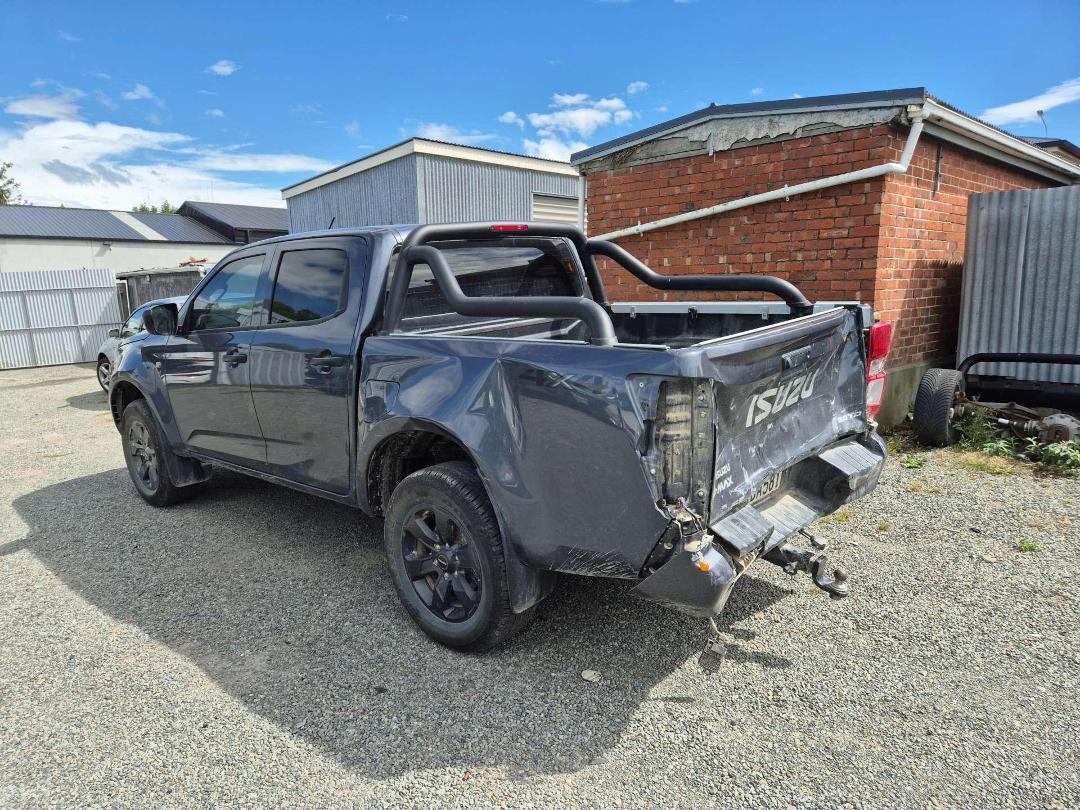 Photo '8' of Isuzu D-MAX LX Double CAB 4WD F/