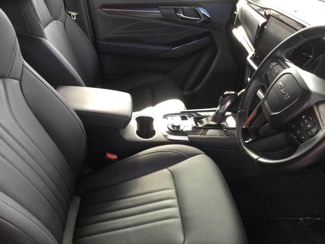 Photo '10' of Isuzu MU-X LS-T 4WD Auto