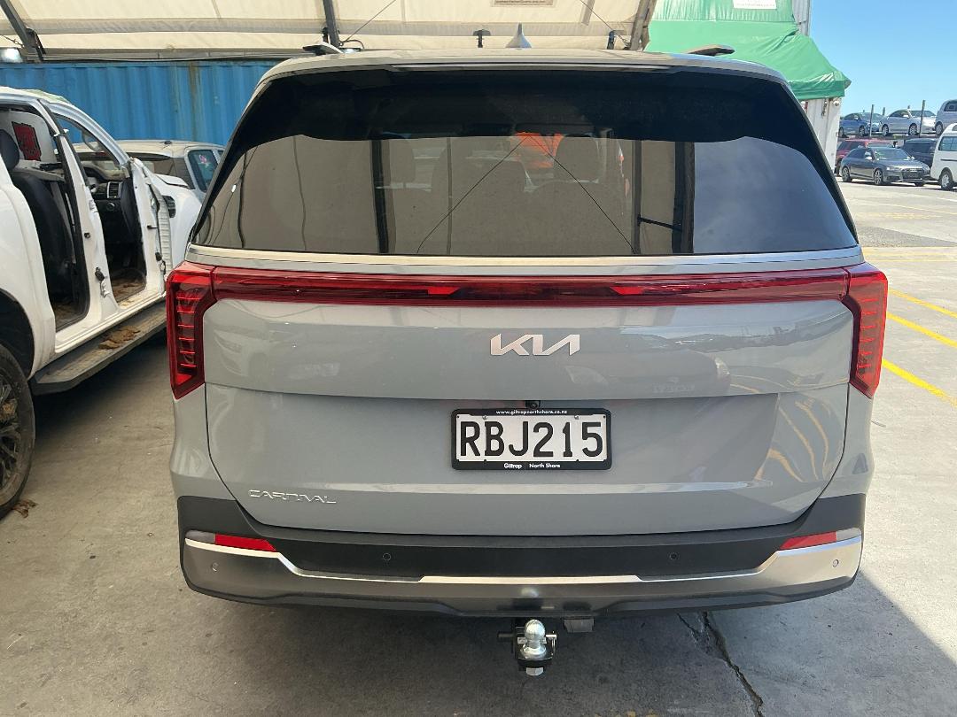 Photo '12' of KIA Carnival Premium