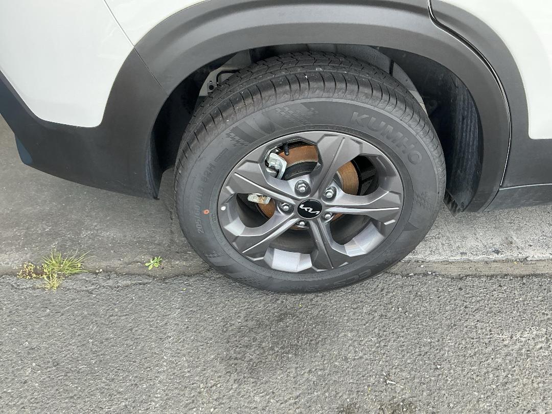 Photo '13' of KIA Seltos LX