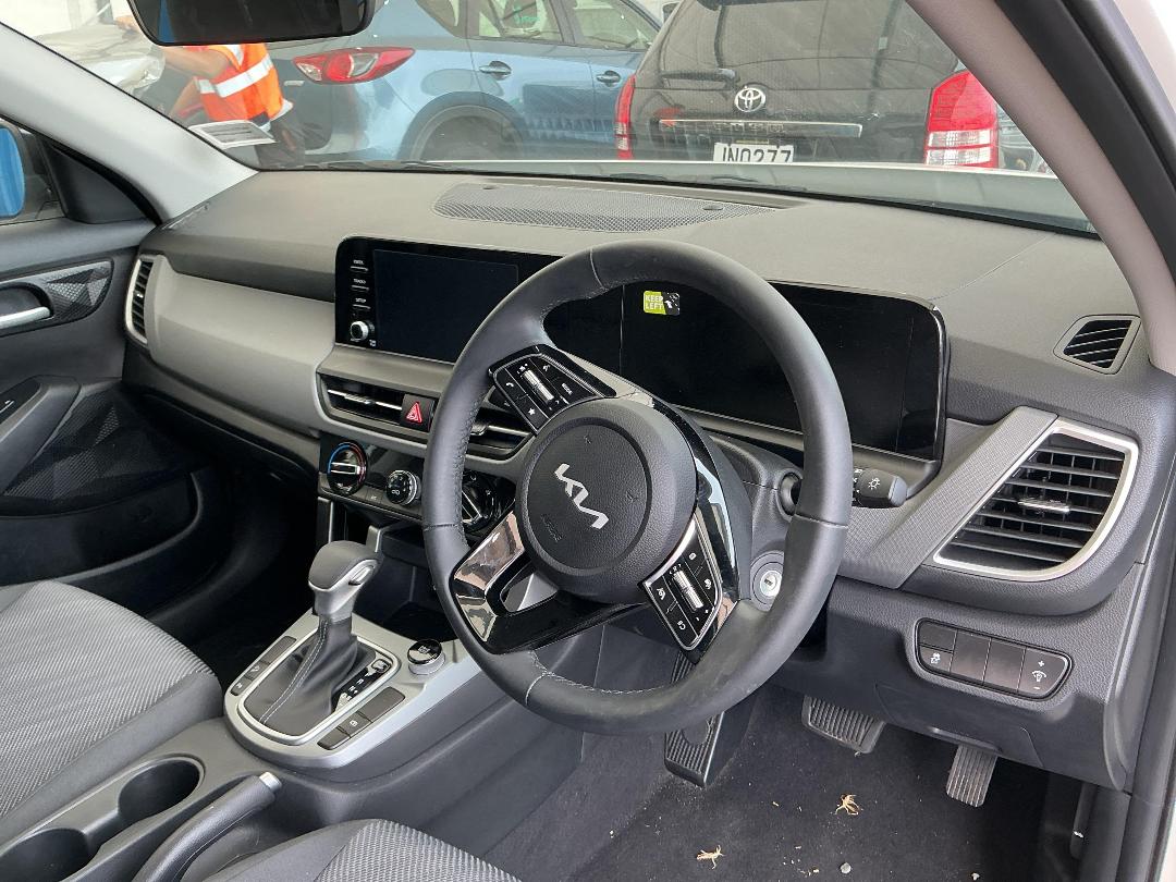 Photo '16' of KIA Seltos LX