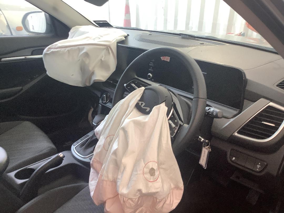 Photo '12' of KIA Seltos LX