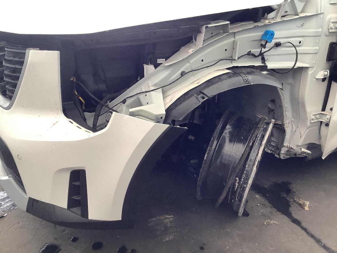 Photo '2' of KIA Sorento LX+