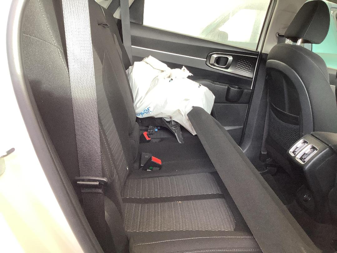 Photo '8' of KIA Sorento LX+