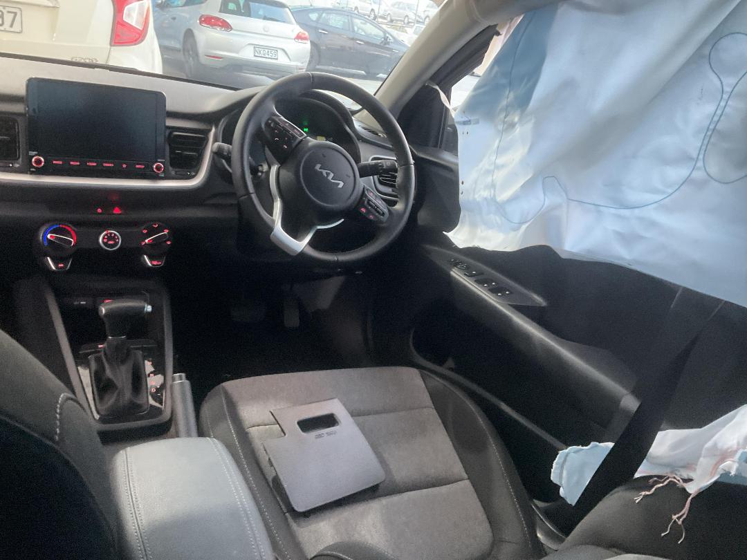 Photo '20' of KIA Stonic SX