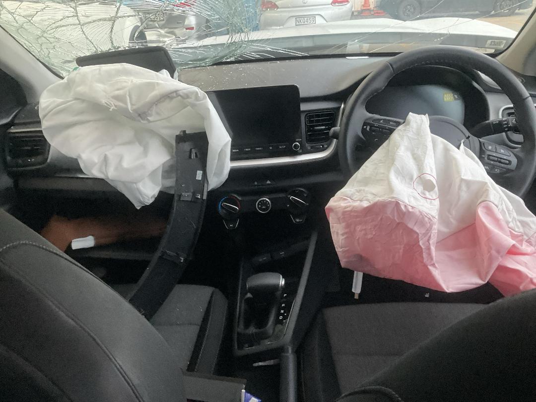 Photo '16' of KIA Stonic SX