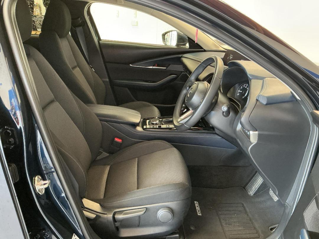 Photo '16' of Mazda CX-30