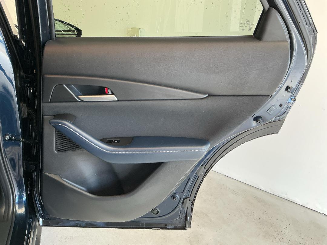 Photo '19' of Mazda CX-30