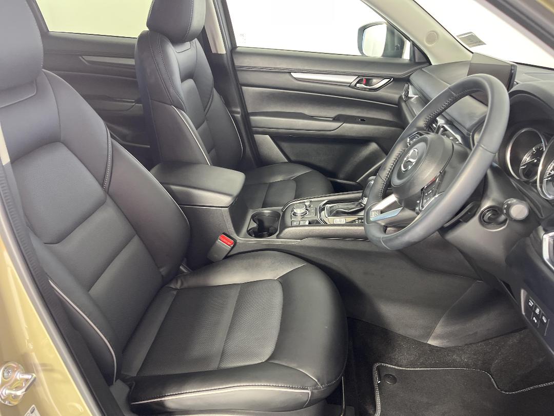 Photo '16' of Mazda CX-5