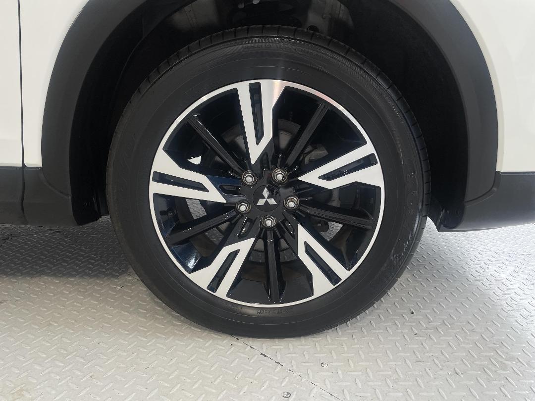 Photo '9' of Mitsubishi Eclipse Cross Photo '9' of Mitsubishi Eclipse Cross