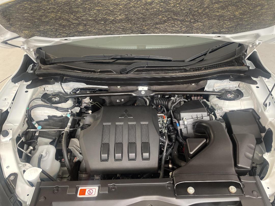 Photo '13' of Mitsubishi Eclipse Cross Photo '13' of Mitsubishi Eclipse Cross