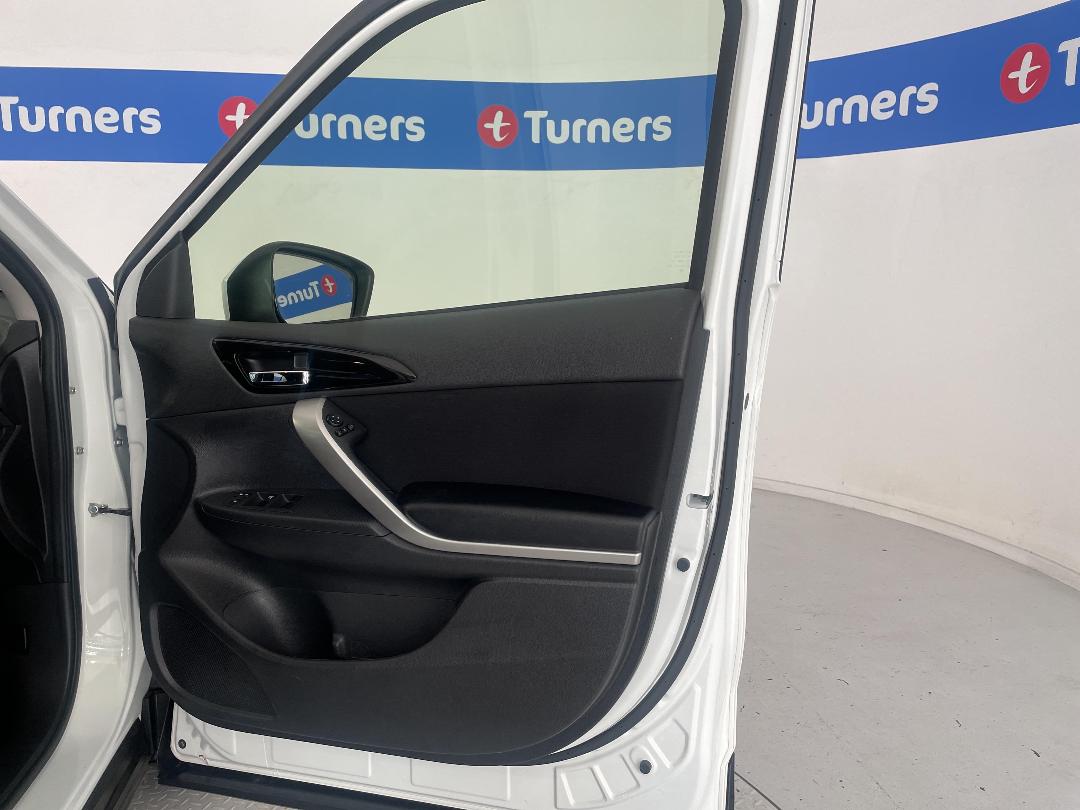 Photo '15' of Mitsubishi Eclipse Cross Photo '15' of Mitsubishi Eclipse Cross