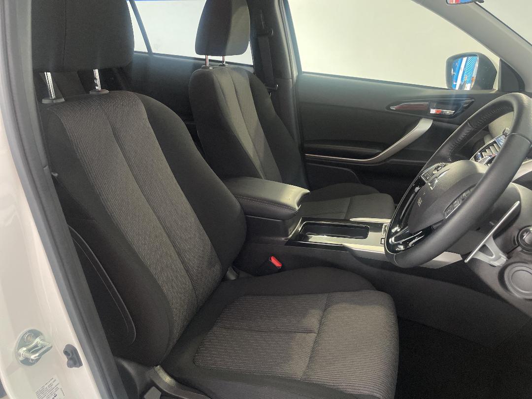 Photo '16' of Mitsubishi Eclipse Cross Photo '16' of Mitsubishi Eclipse Cross