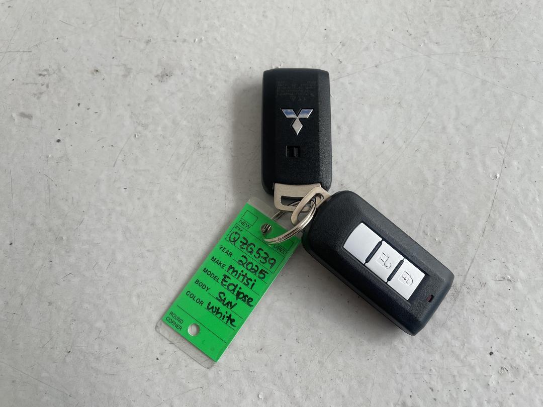 Photo '22' of Mitsubishi Eclipse Cross Photo '22' of Mitsubishi Eclipse Cross