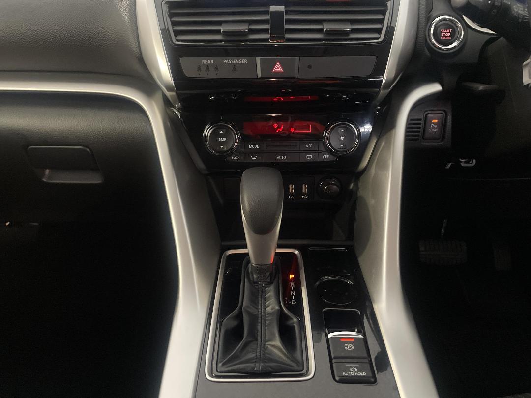 Photo '18' of Mitsubishi Eclipse Cross Photo '18' of Mitsubishi Eclipse Cross