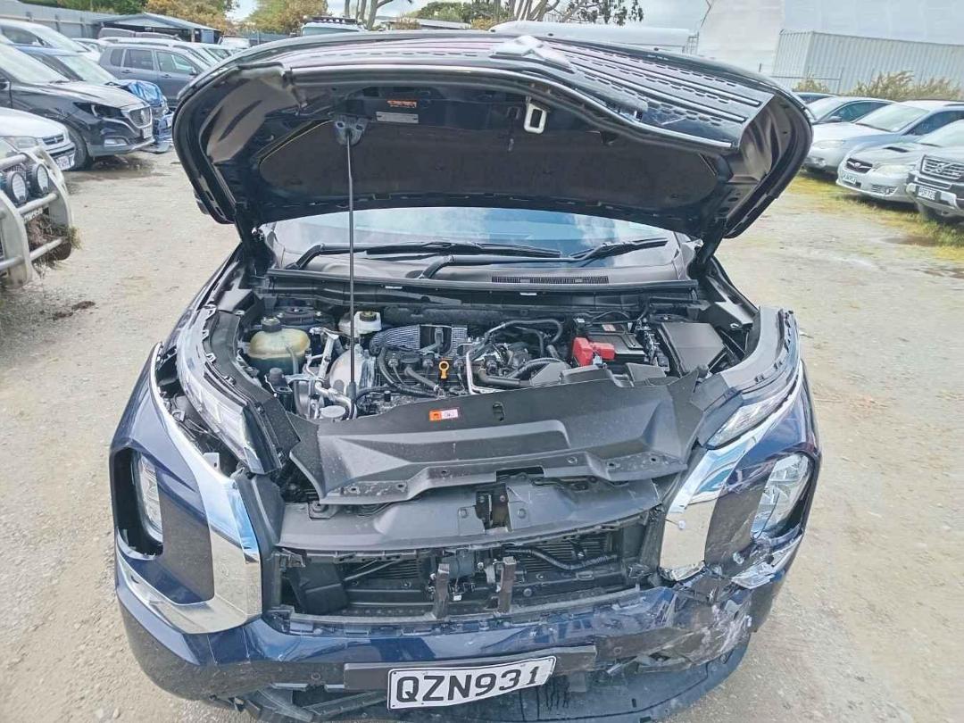 Photo '14' of Mitsubishi Outlander VRX