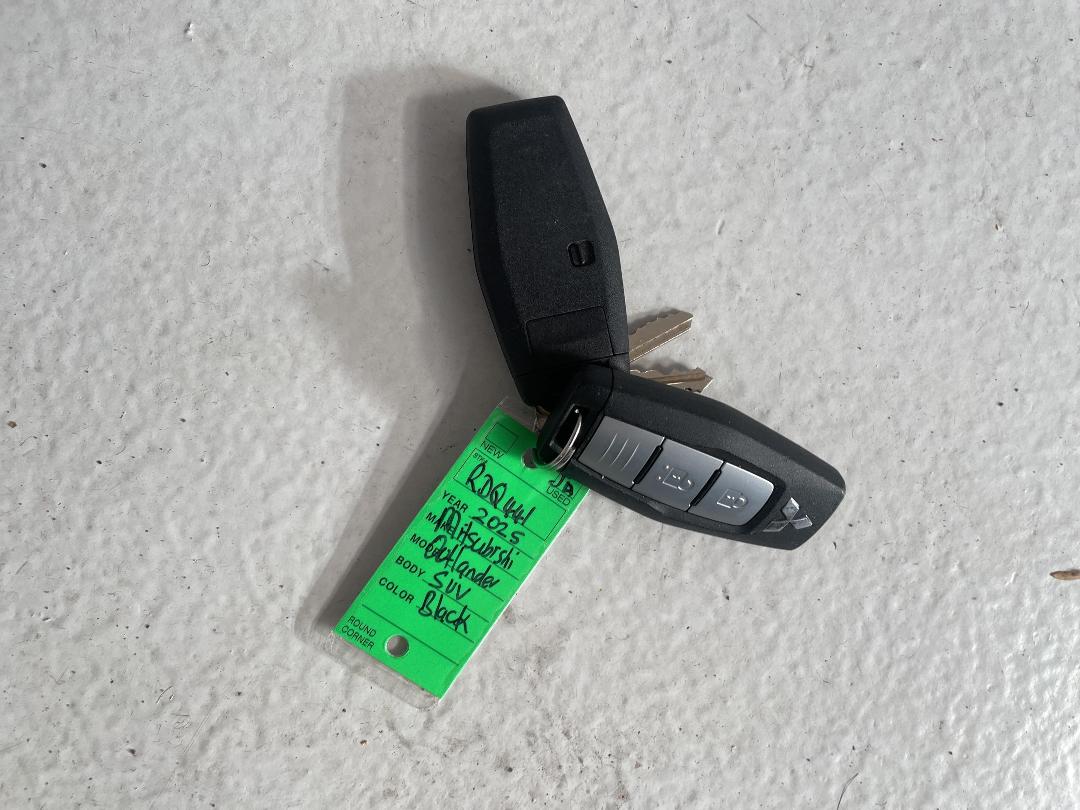 Photo '22' of Mitsubishi Outlander