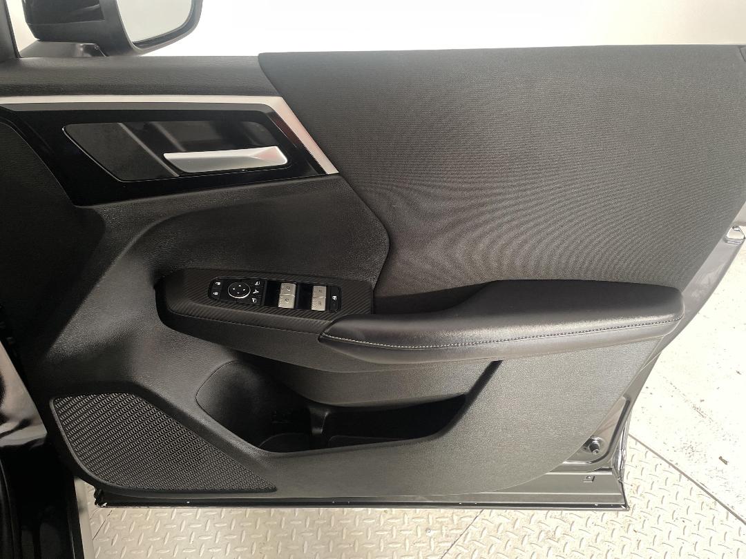 Photo '15' of Mitsubishi Outlander