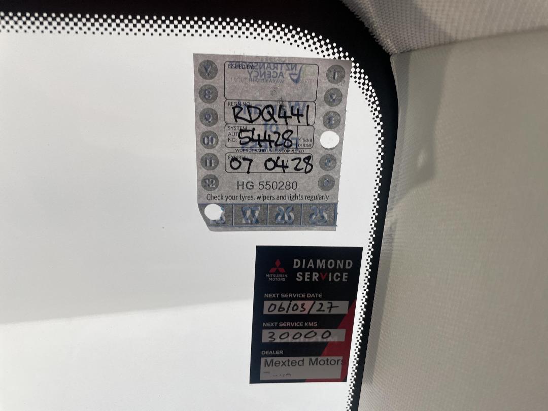 Photo '33' of Mitsubishi Outlander