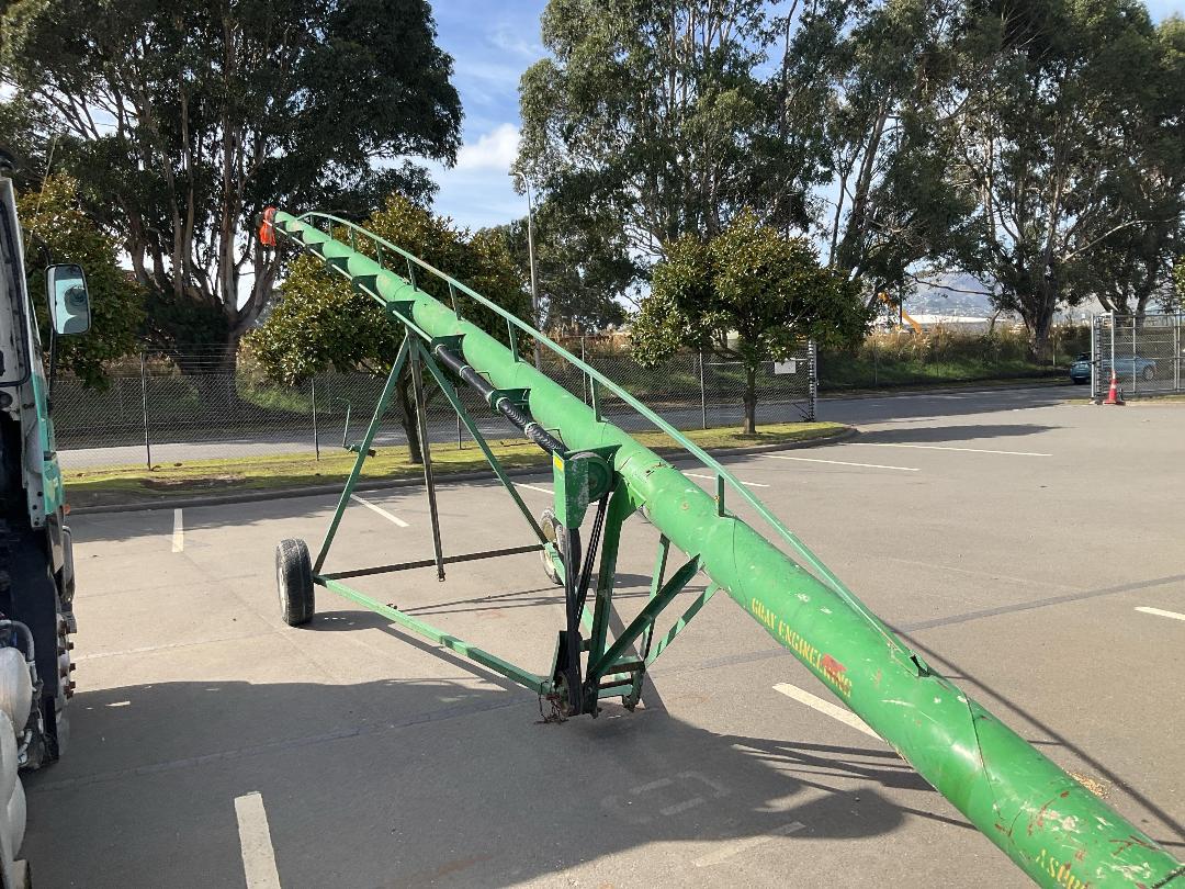 Photo '4' of Mobile Grain Auger Other Machine Photo '4' of Mobile Grain Auger Other Machine