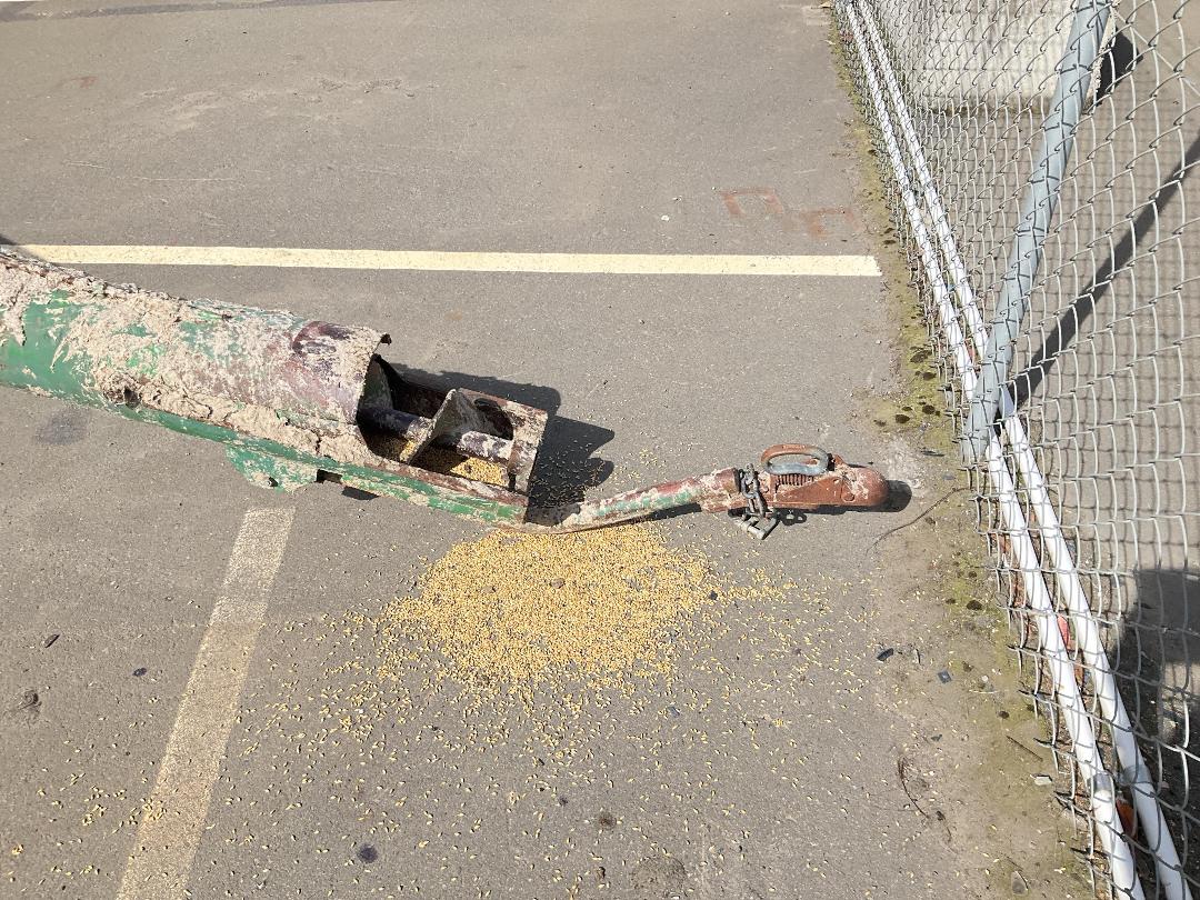 Photo '5' of Mobile Grain Auger Other Machine Photo '5' of Mobile Grain Auger Other Machine