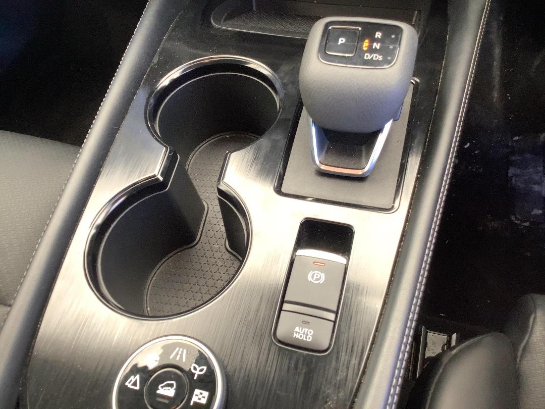 Photo '15' of Nissan X-Trail ST-L