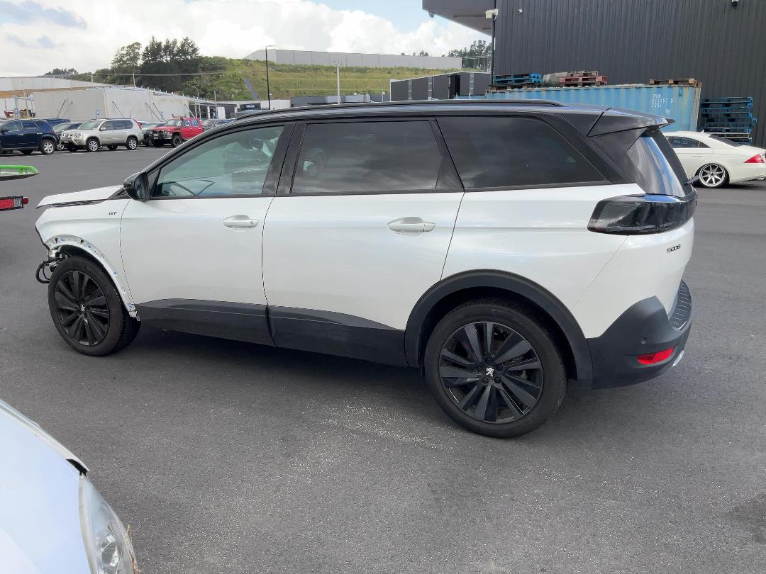 Photo '4' of Peugeot 5008 GT