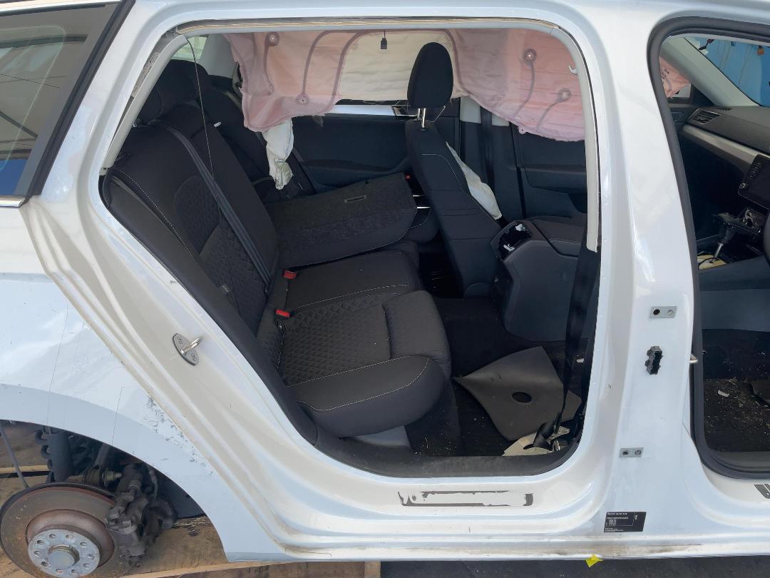 Photo '10' of Skoda Superb WGN Ambition 162KW