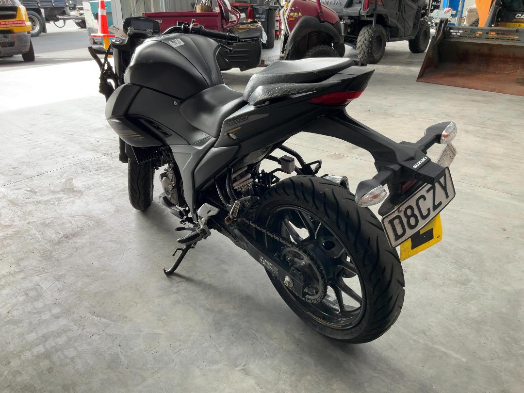 Photo '6' of Suzuki GSX250 RLM5