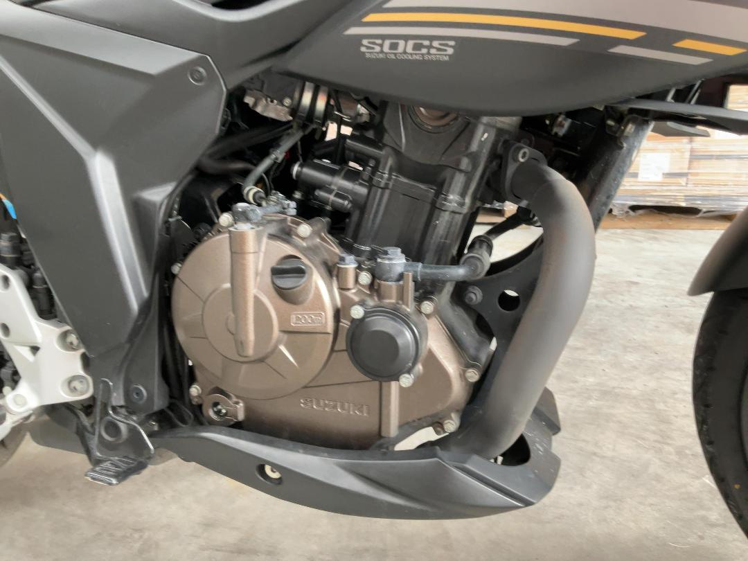 Photo '11' of Suzuki GSX250 RLM5