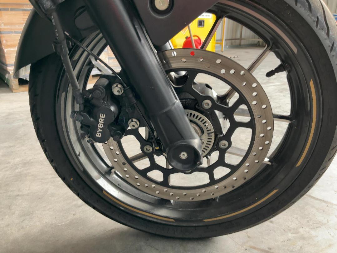 Photo '12' of Suzuki GSX250 RLM5