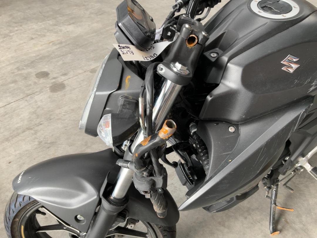 Photo '14' of Suzuki GSX250 RLM5