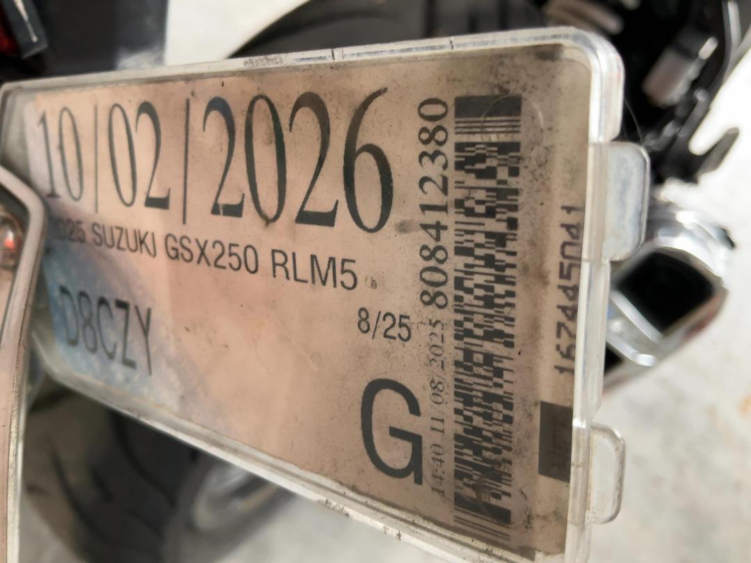 Photo '21' of Suzuki GSX250 RLM5