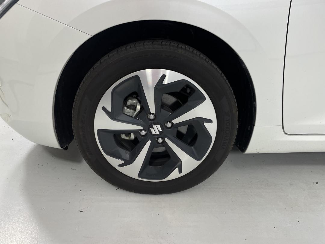 Photo '10' of Suzuki Swift