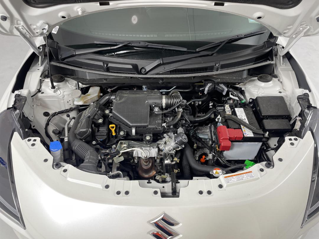 Photo '13' of Suzuki Swift