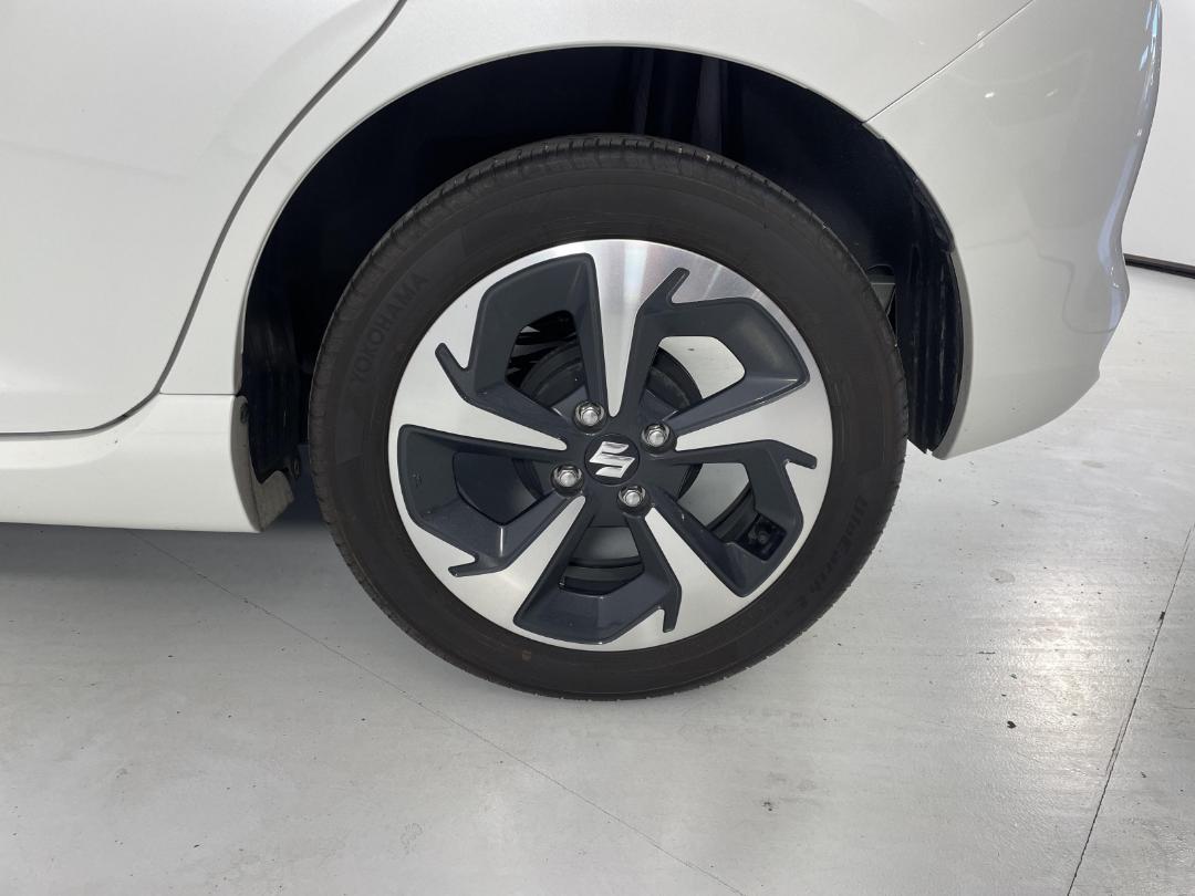 Photo '11' of Suzuki Swift