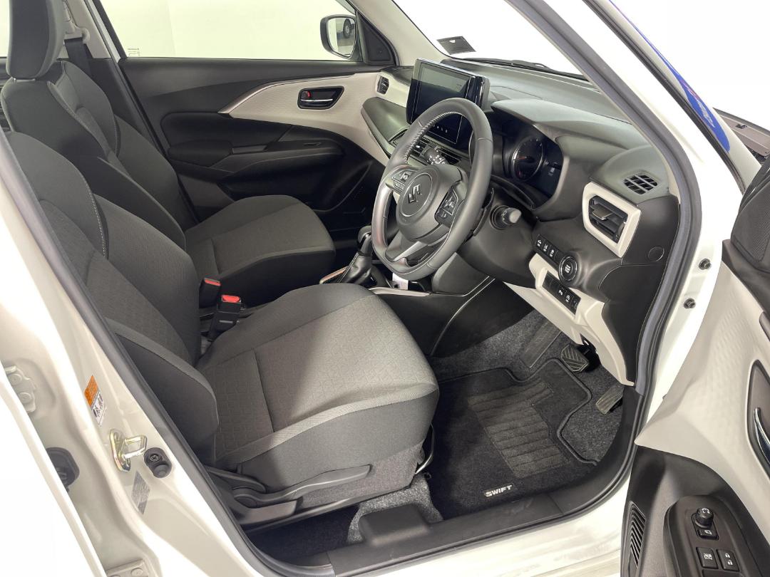 Photo '16' of Suzuki Swift