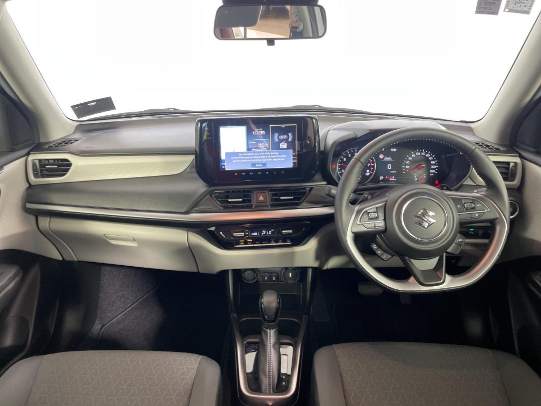 Photo '17' of Suzuki Swift